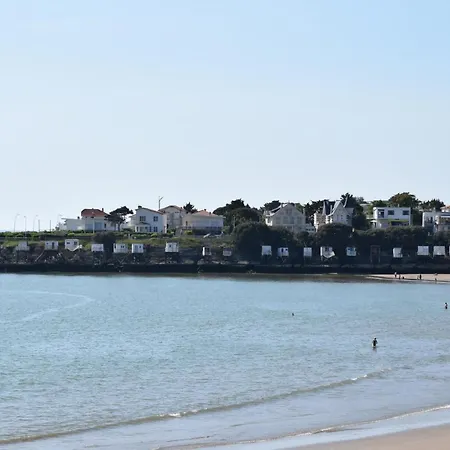 Beautiful Apartment In Saint-Georges-De-Didon