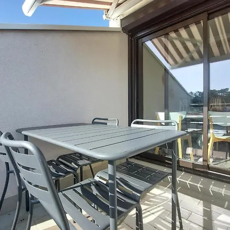 Beautiful Apartment In Saint-Georges-De-Didon *
