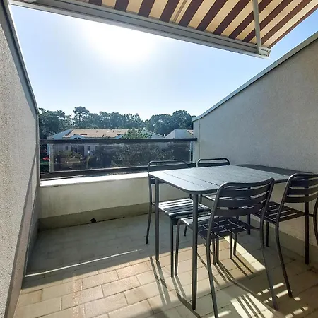 아파트 Beautiful Apartment In Saint-Georges-De-Didon