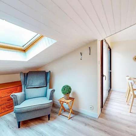 Beautiful Apartment In Saint-Georges-De-Didon 아파트